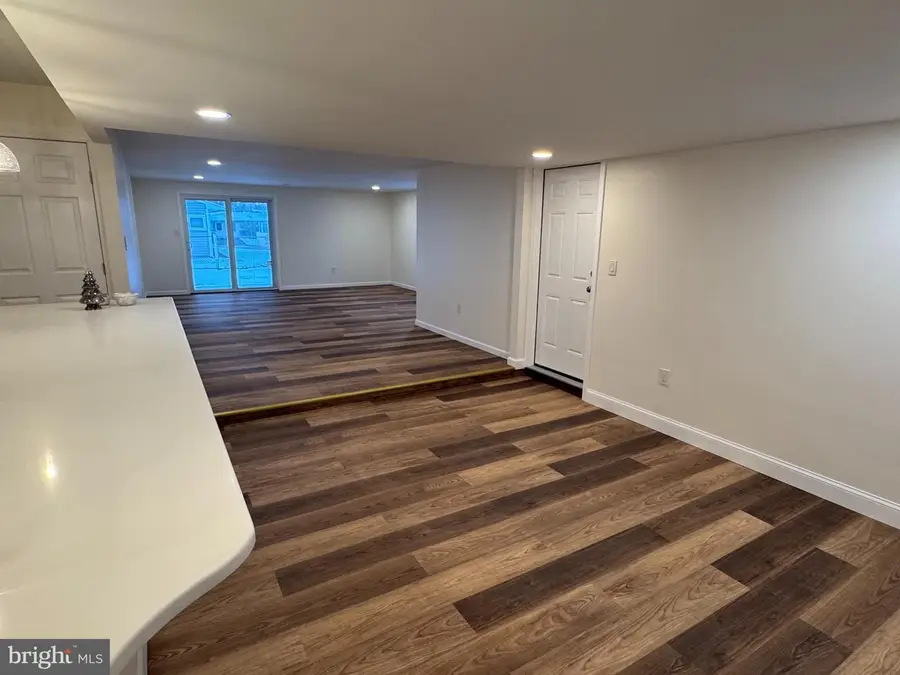 25 Oval Turn Ln, Levittown, PA 19055 - Image #2