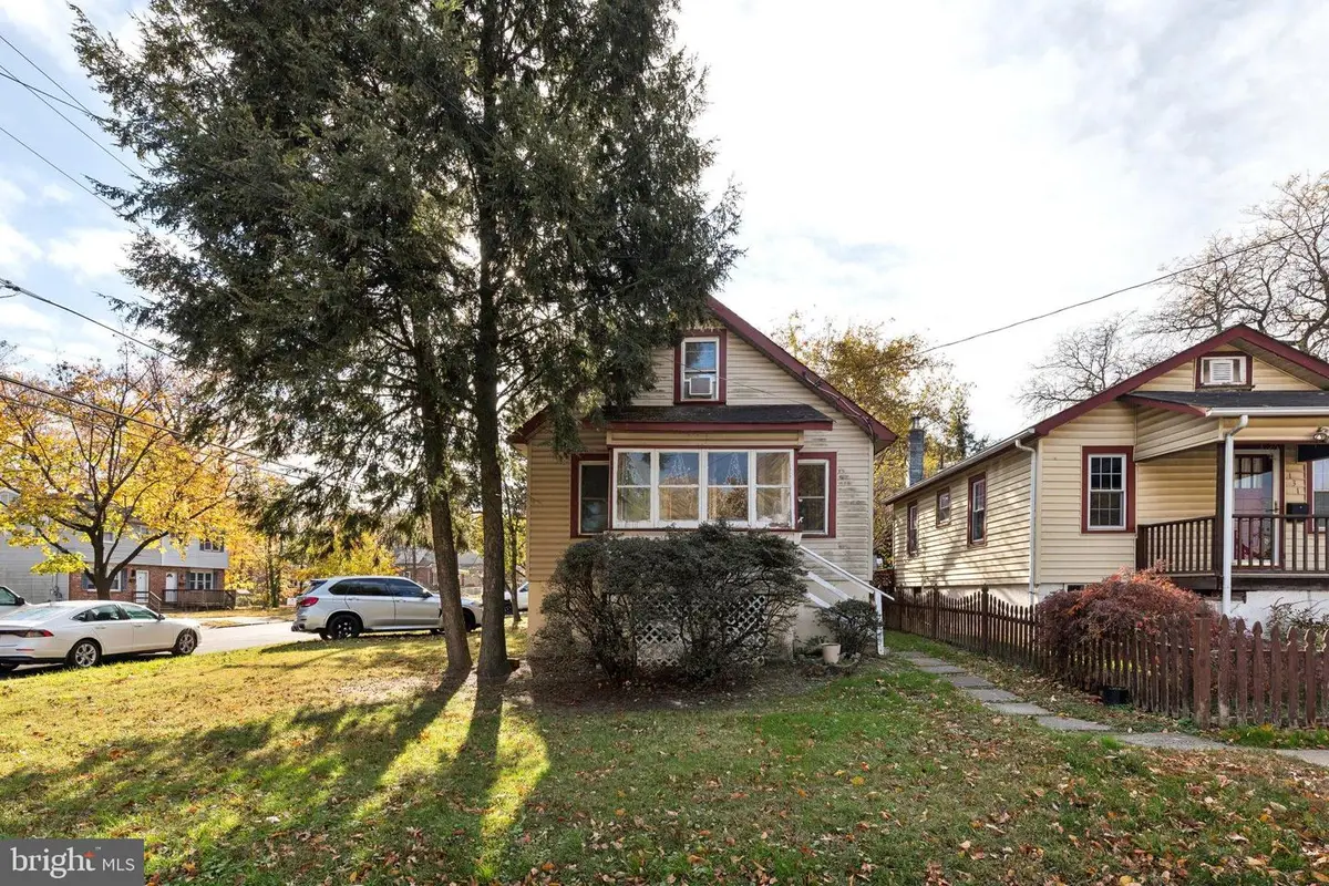133 S Lafayette Ave, Morrisville, PA 19067 - Image #1
