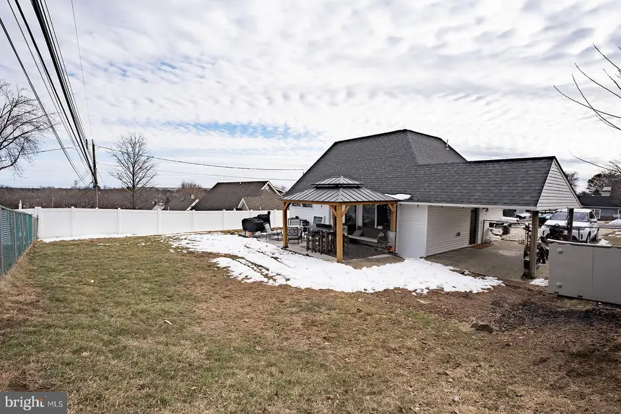 42 Hollyhock Ln, Levittown, PA 19055 - #3