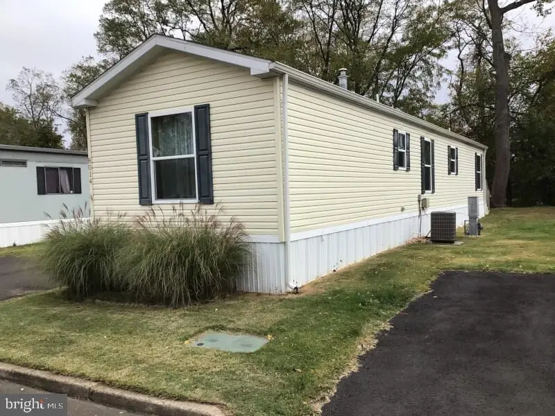 8014 Woodside Dr, Morrisville, PA 19067 - Image #3