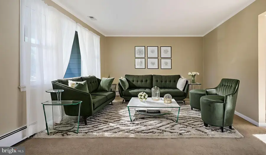 11 Dogwood Ln, Doylestown, PA 18901 - Image #2