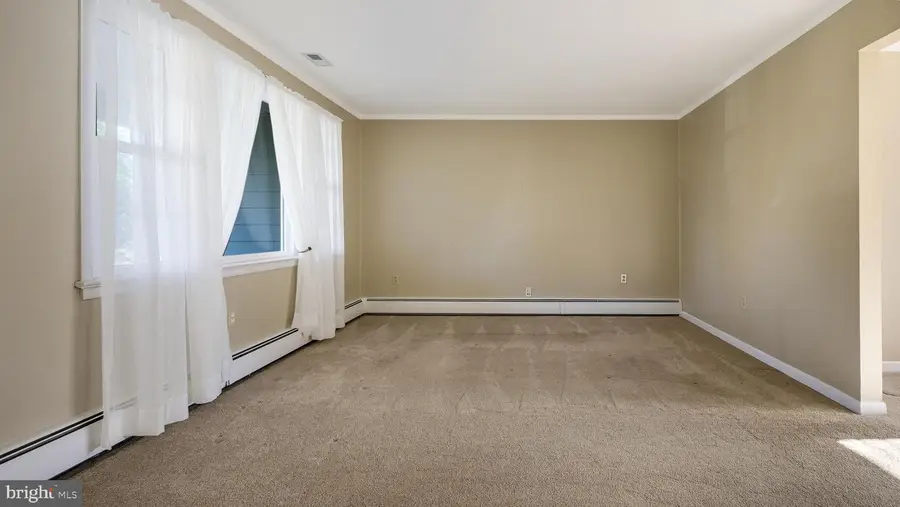 11 Dogwood Ln, Doylestown, PA 18901 - Image #3