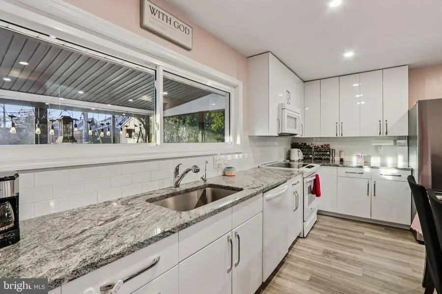 47 Plumbridge Dr, Levittown, PA 19056 - Image #2