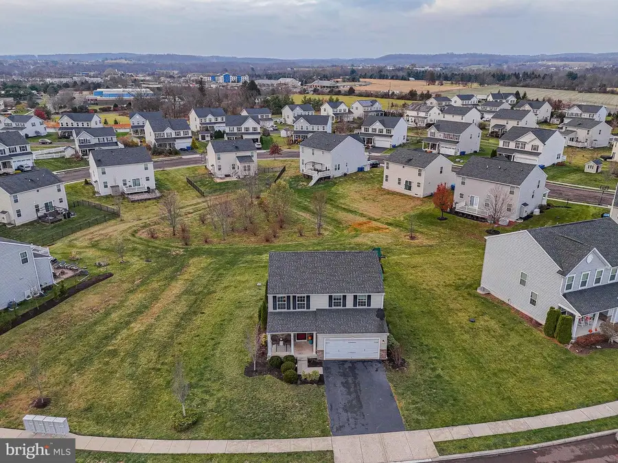 1856 Alamingo Dr, Quakertown, PA 18951 - Image #2