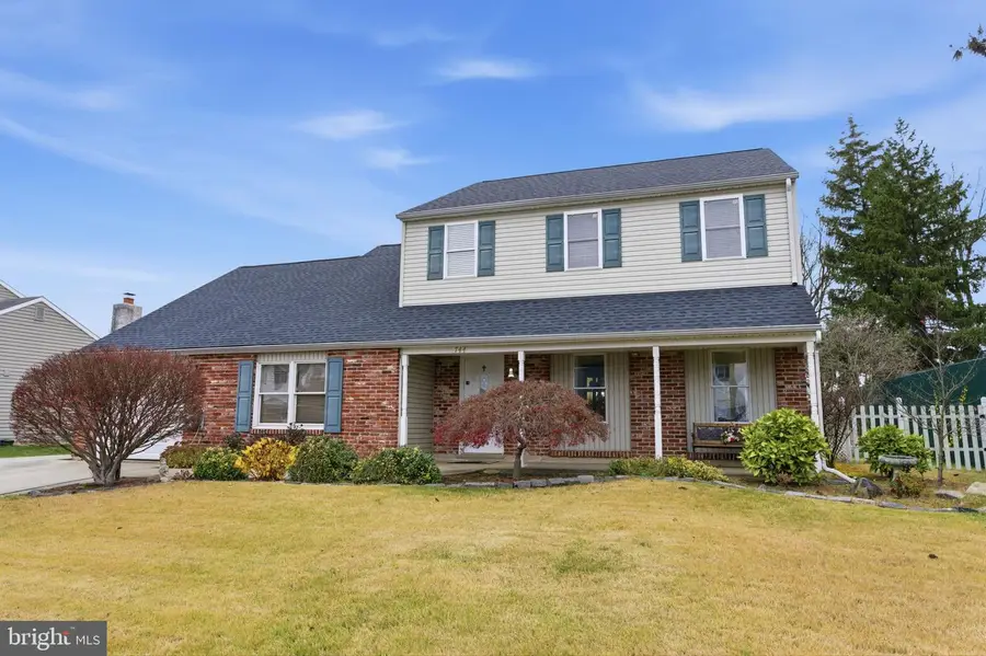 744 Fairbridge Dr, Fairless Hills, PA 19030 - Image #2