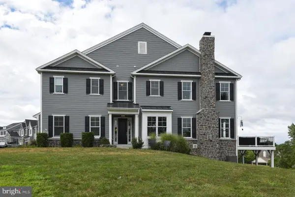 8 Elizabeth Ln, DOYLESTOWN, PA 18901