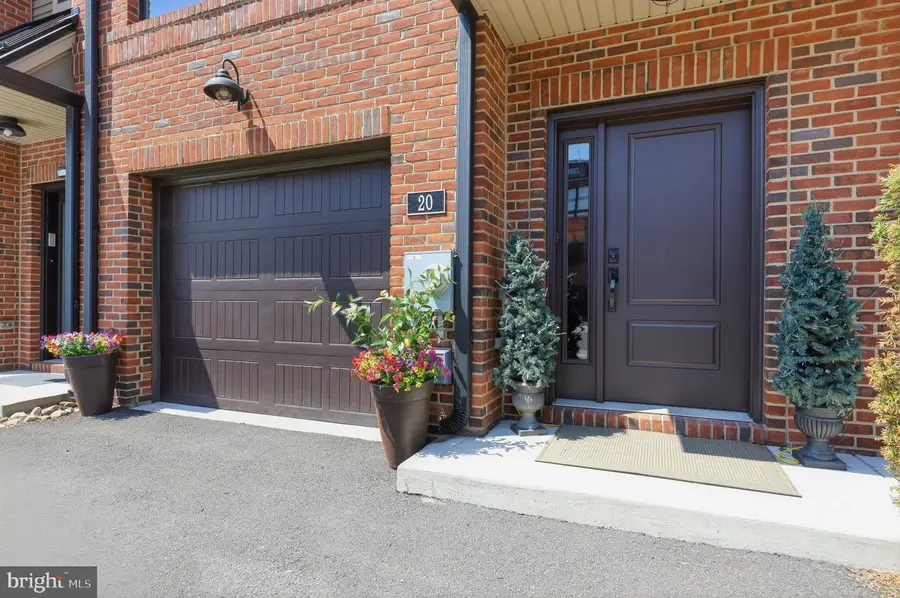 20 Sienna Pl, Feasterville Trevose, PA 19053 - #3