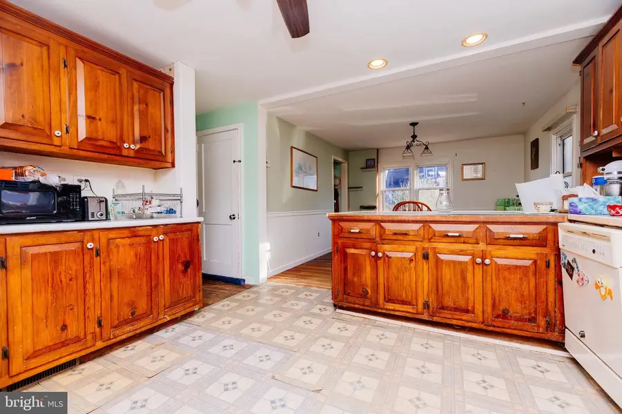 29 Cadwallader Ct, Yardley, PA 19067 - Image #2