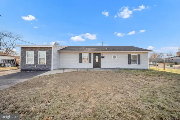 2 Primrose Ln, LEVITTOWN, PA 19054