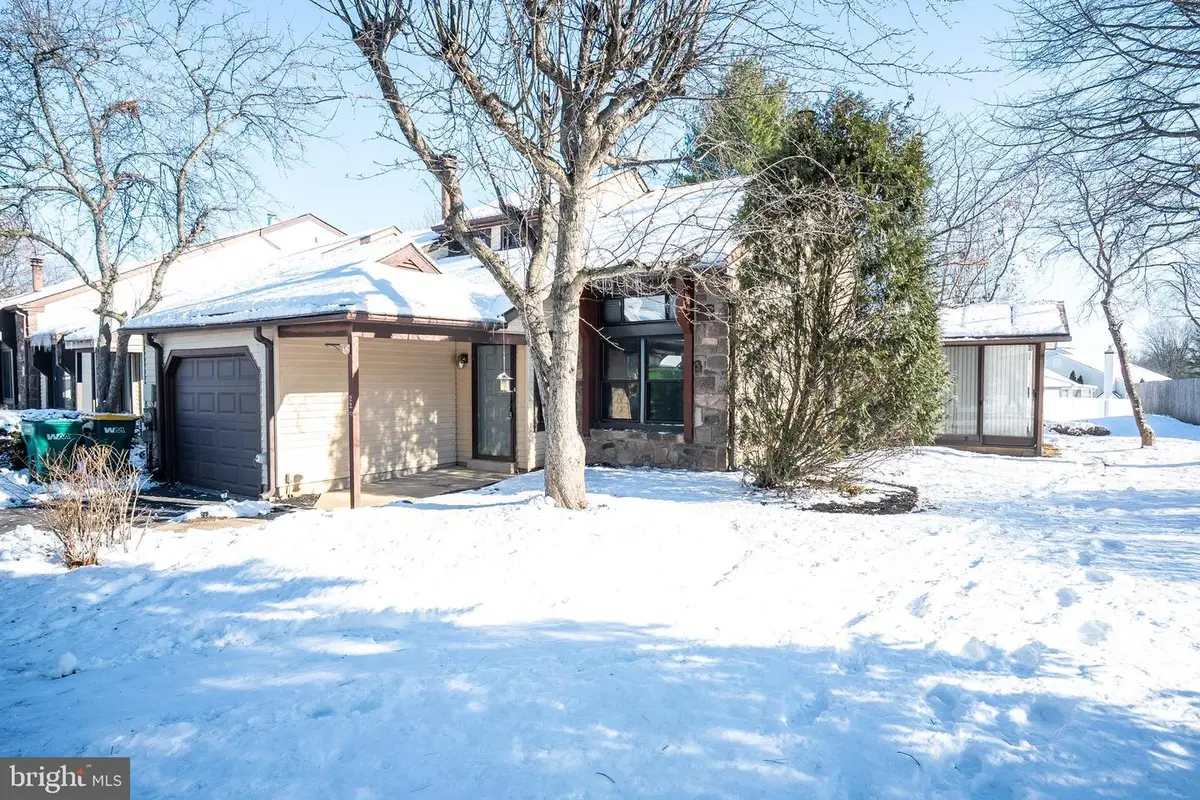 220 Stoneybrook Ct, Langhorne, PA 19047 - Image #1