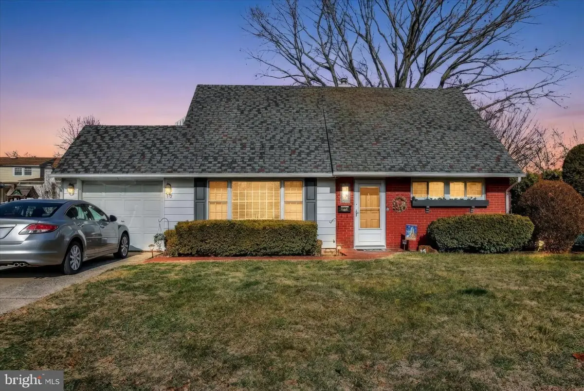 15 Cable Rd, Levittown, PA 19057 - Image #1