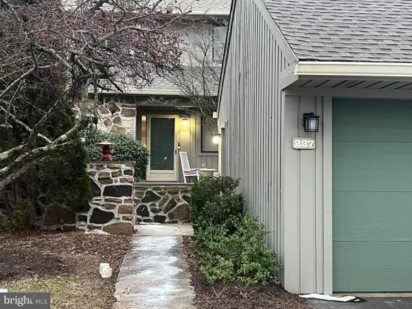 227 Yellow Springs Ct, YARDLEY, PA 19067