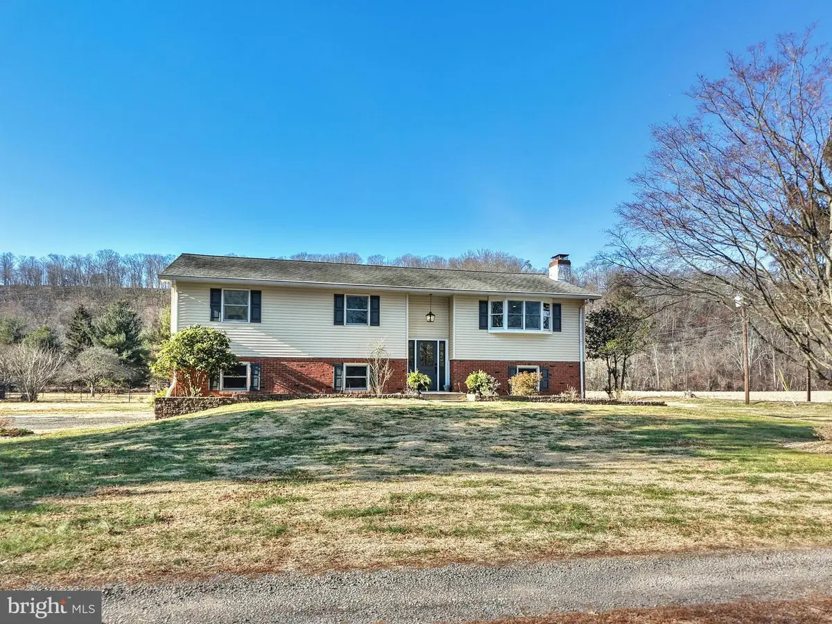 1 Cross Creek Ln, Erwinna, PA 18920 - Image #1
