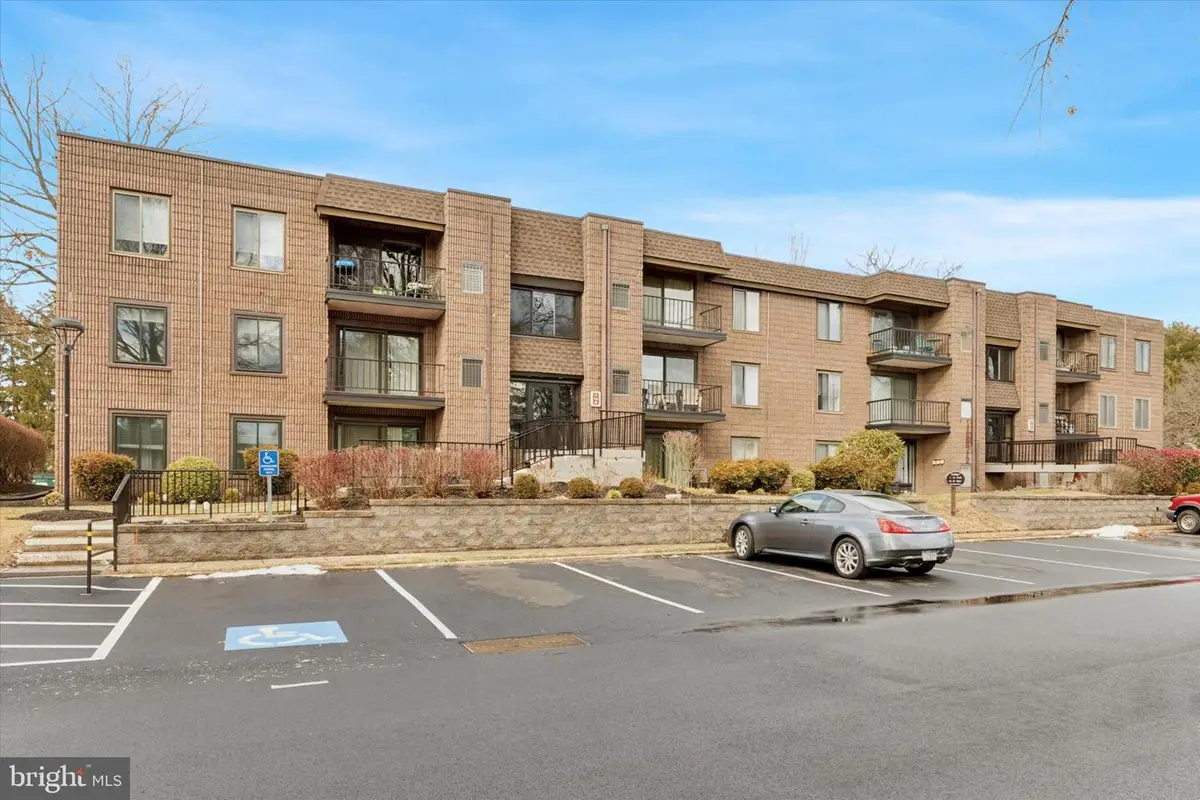 3 Oakridge Dr, Langhorne, PA 19047 - Image #1