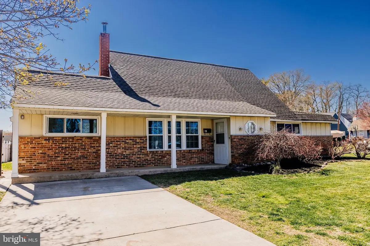 21 Velvet Ln, Levittown, PA 19054 - #1