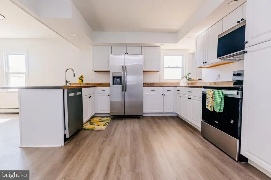 21 Velvet Ln, Levittown, PA 19054 - #3