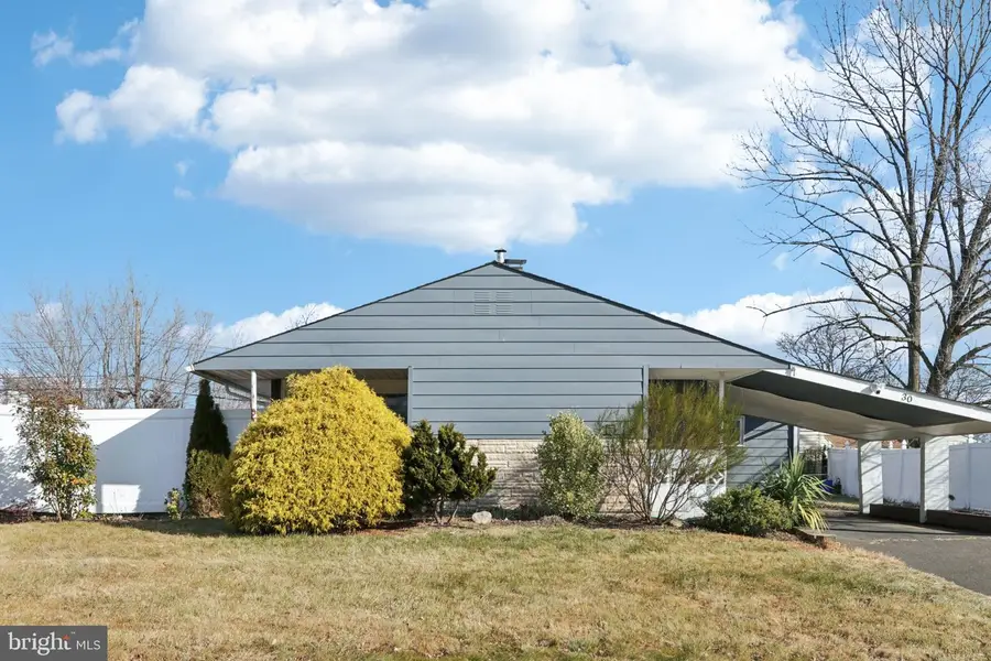 30 Meadow Ln, Levittown, PA 19054 - Image #3