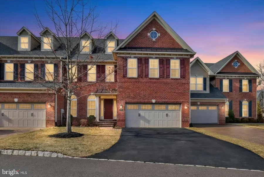 35 Rittenhouse Cir, Newtown, PA 18940 - Image #2