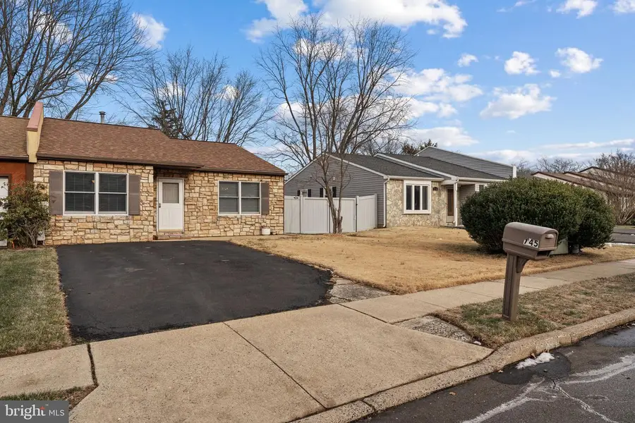 745 Tennyson Dr, Warminster, PA 18974 - Image #3