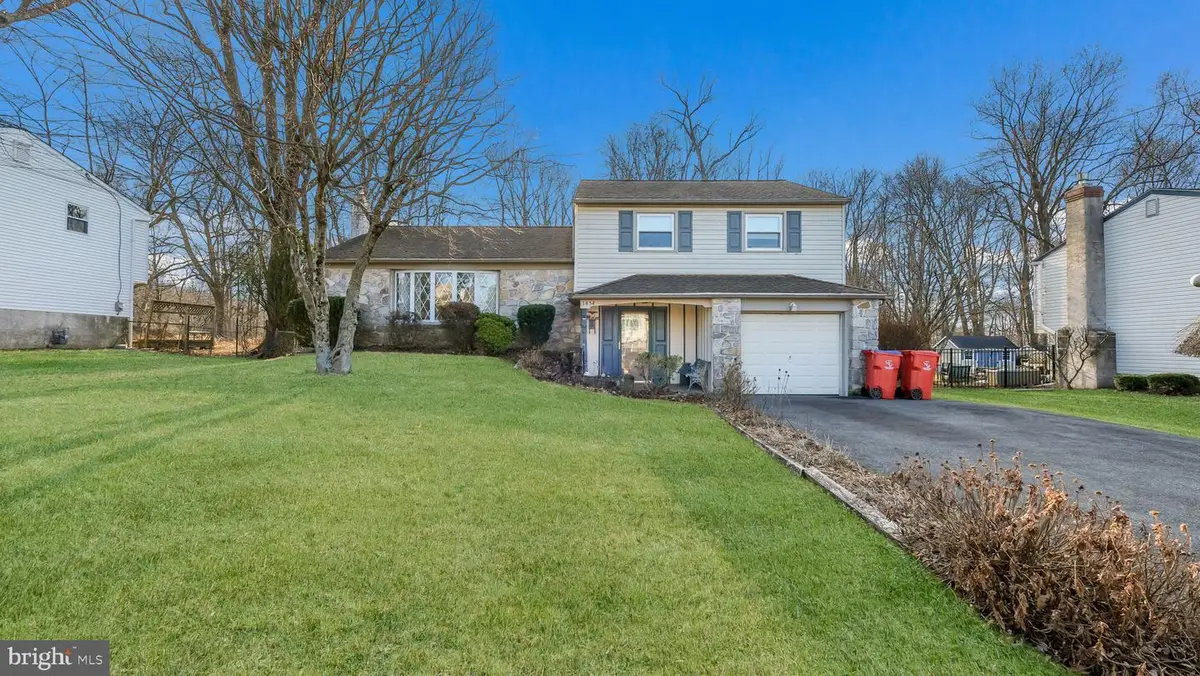1454 Kingsley Dr, Warminster, PA 18974 - Image #1