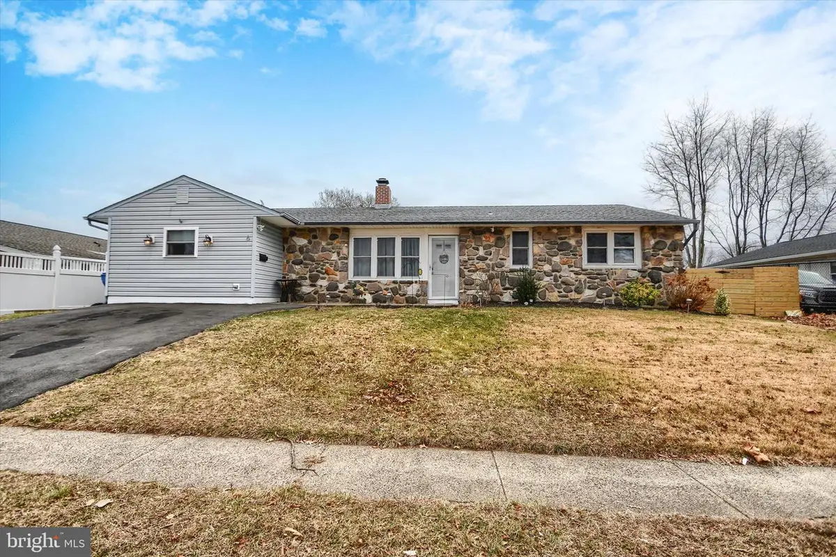 6 Chestnut Ln, Levittown, PA 19055 - Image #1