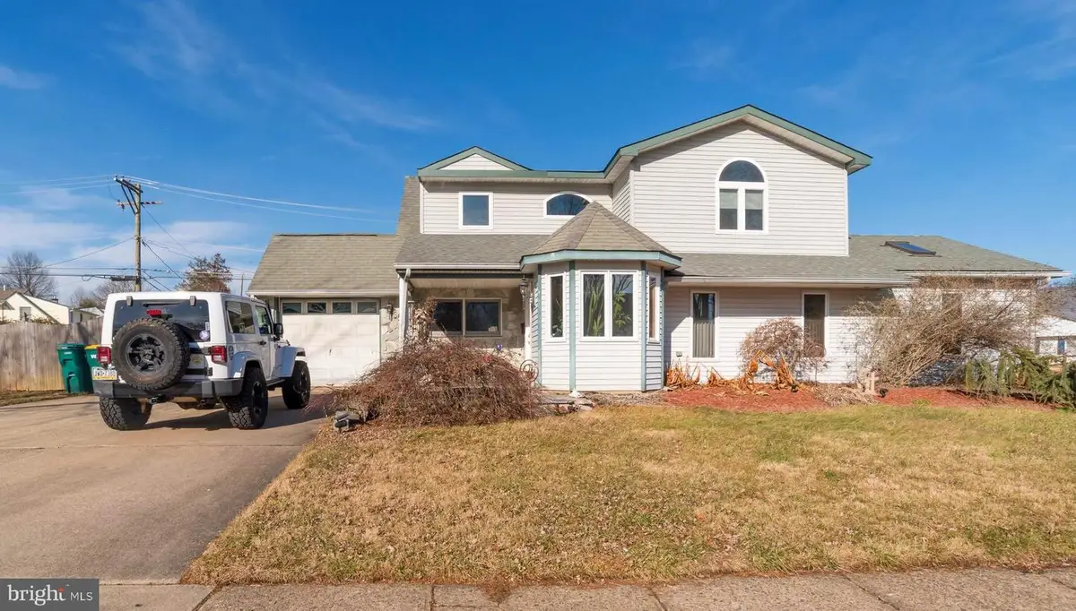 55 Hollow Rd, Levittown, PA 19056 - Image #1