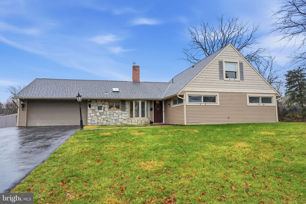 80 Silverspruce Rd, Levittown, PA 19056 - Image #1