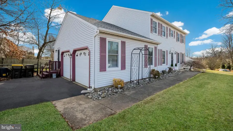 1267 Holly Rd, Warrington, PA 18976 - Image #3