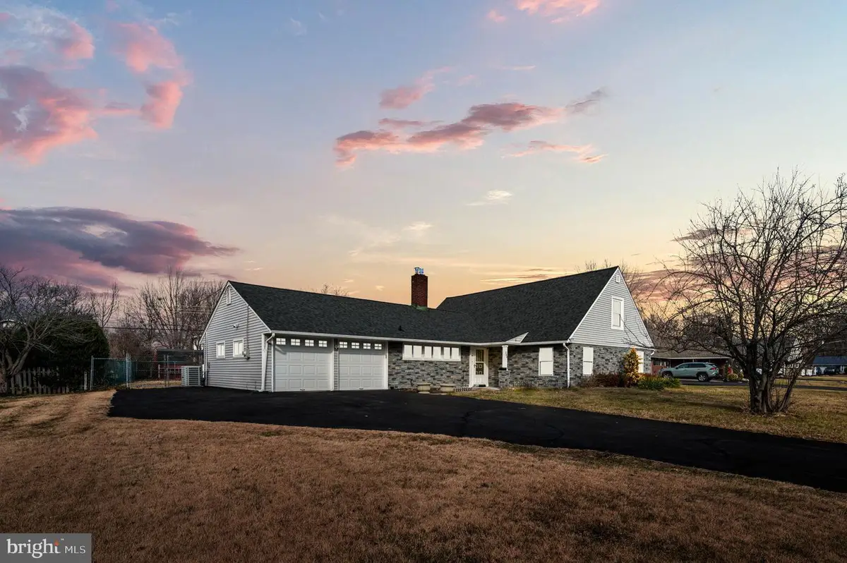 169 Forsythia Dr N, Levittown, PA 19056 - Image #1