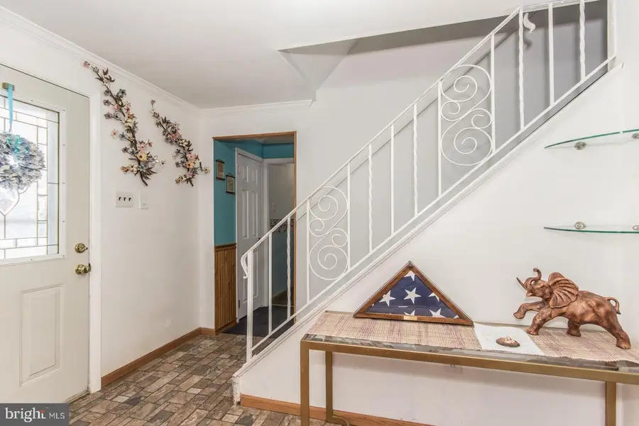 1036 Oakwood Dr, Warminster, PA 18974 - Image #3