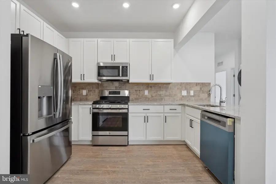 16453 River View Dr, Bristol, PA 19007 - Image #2