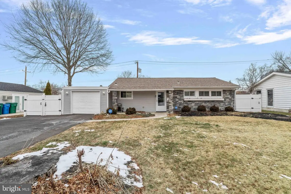 137 Idlewild Rd, Levittown, PA 19057 - #1