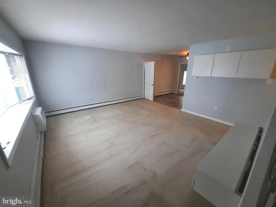 35 Viking Ln, Levittown, PA 19054 - Image #3