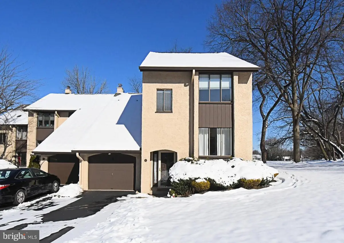 71 Golf Club Dr, Langhorne, PA 19047 - Image #1