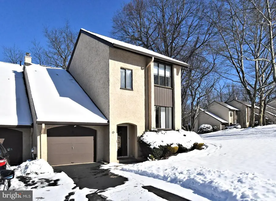 71 Golf Club Dr, Langhorne, PA 19047 - Image #2