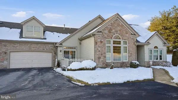 4 Legacy Oaks Dr, RICHBORO, PA 18954