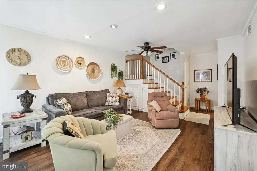 217 Saratoga Ct, Warminster, PA 18974 - Image #2