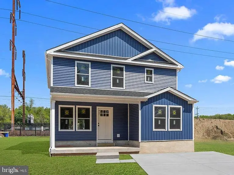 2822 Avenue E, Levittown, PA 19056 - Image #1