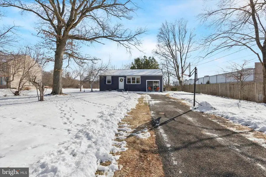 15 Maple Ave, Line Lexington, PA 18932 - Image #2