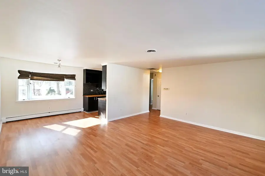 35 Fairway Dr, Yardley, PA 19067 - #2