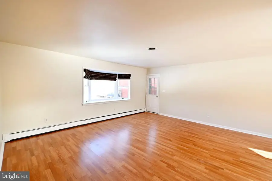 35 Fairway Dr, Yardley, PA 19067 - #3