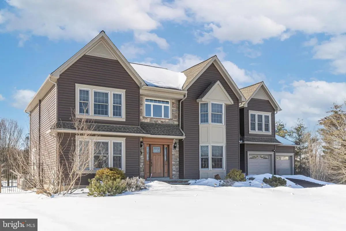 895 Slate Hill Rd, Yardley, PA 19067 - Image #1