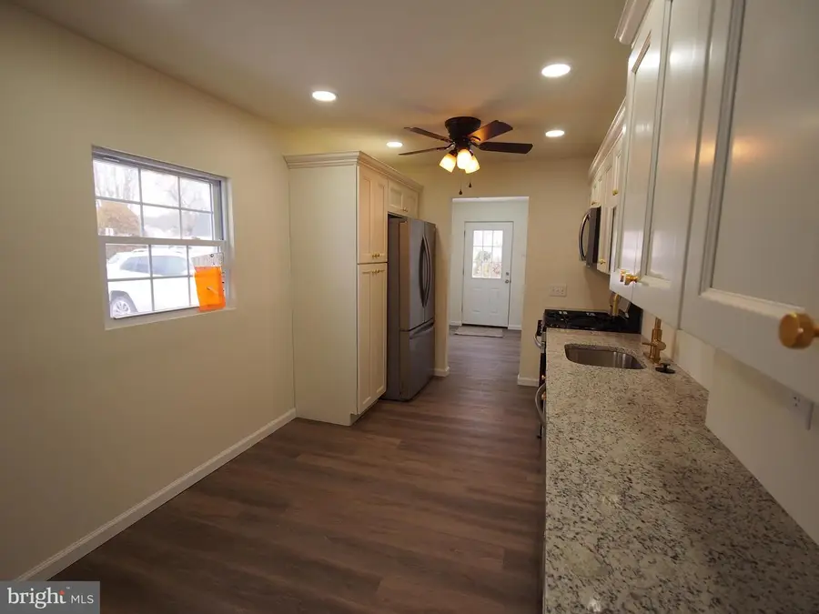 596 Rosemar Dr, Morrisville, PA 19067 - Image #3