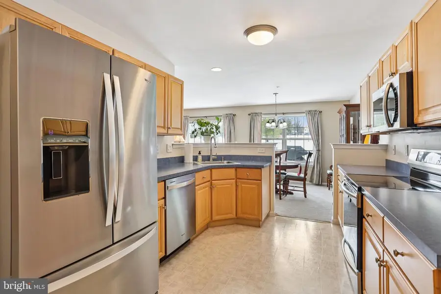 155 Hampshire Dr, Sellersville, PA 18960 - Image #2