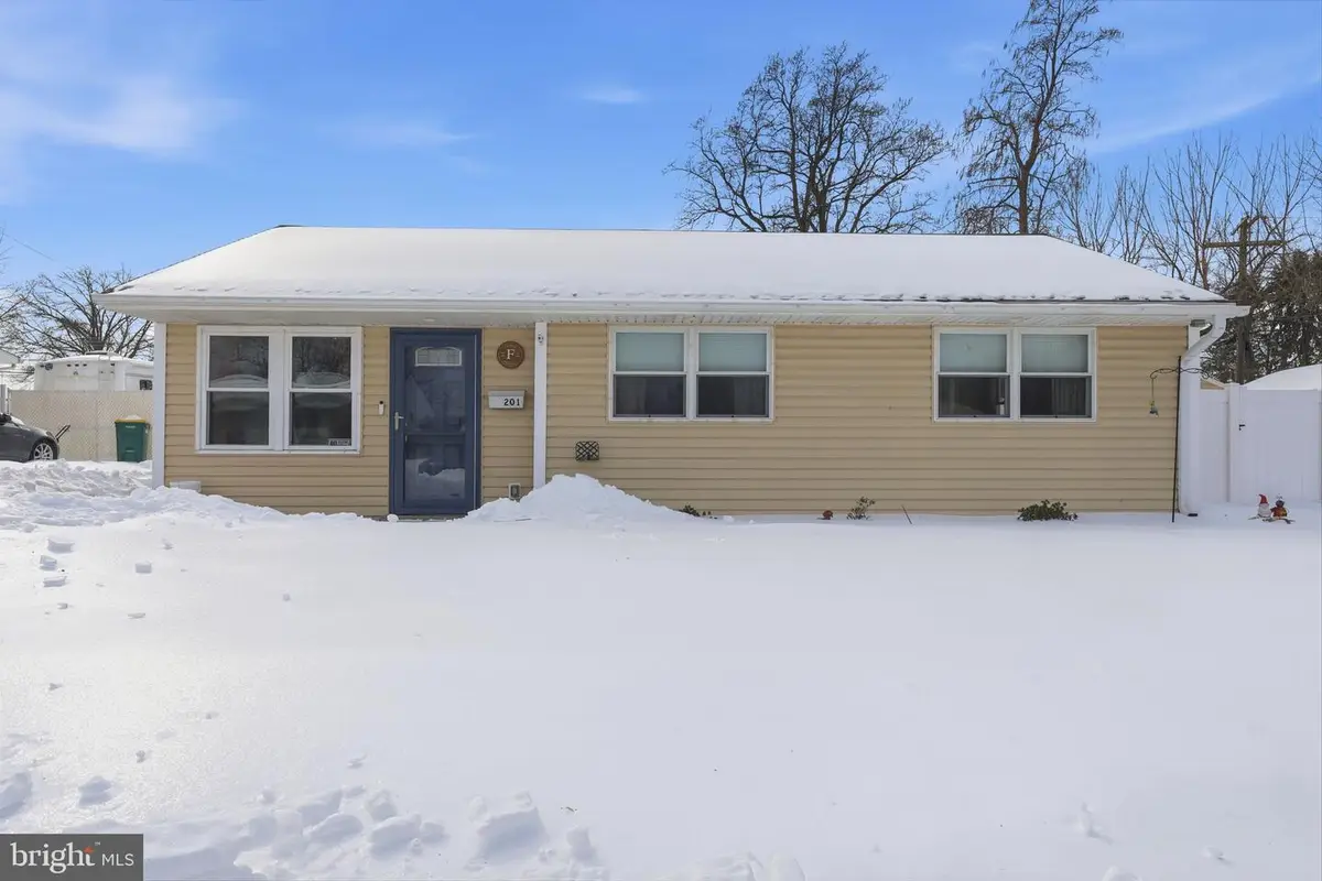 201 Allendale Dr, Morrisville, PA 19067 - Image #1
