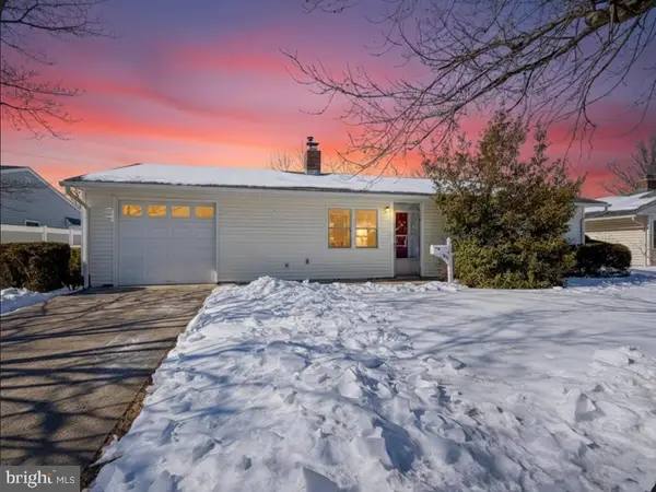 19 Butterfly Ln, LEVITTOWN, PA 19054