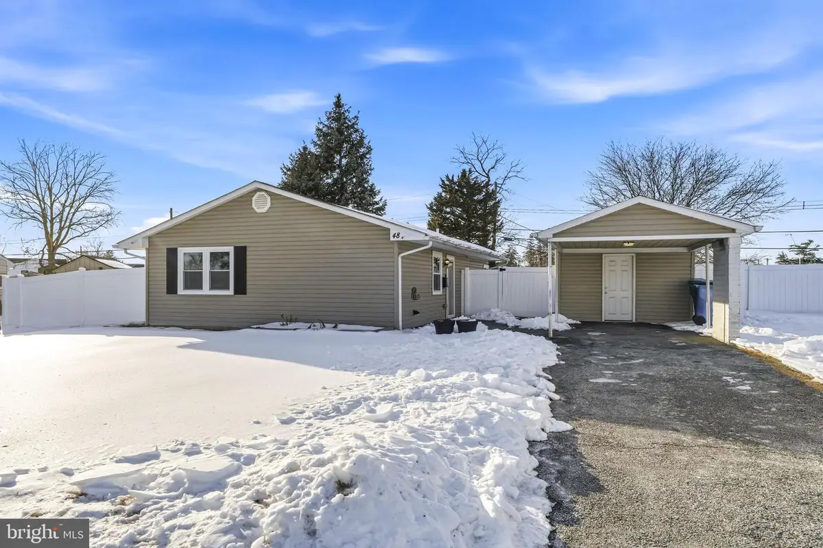 48 Gridiron Rd, Levittown, PA 19057 - #1