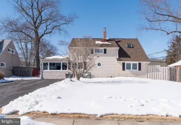 49 Ice Pond Rd, LEVITTOWN, PA 19057