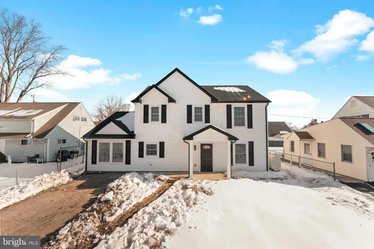 12 Geranium Rd, Levittown, PA 19057 - #1