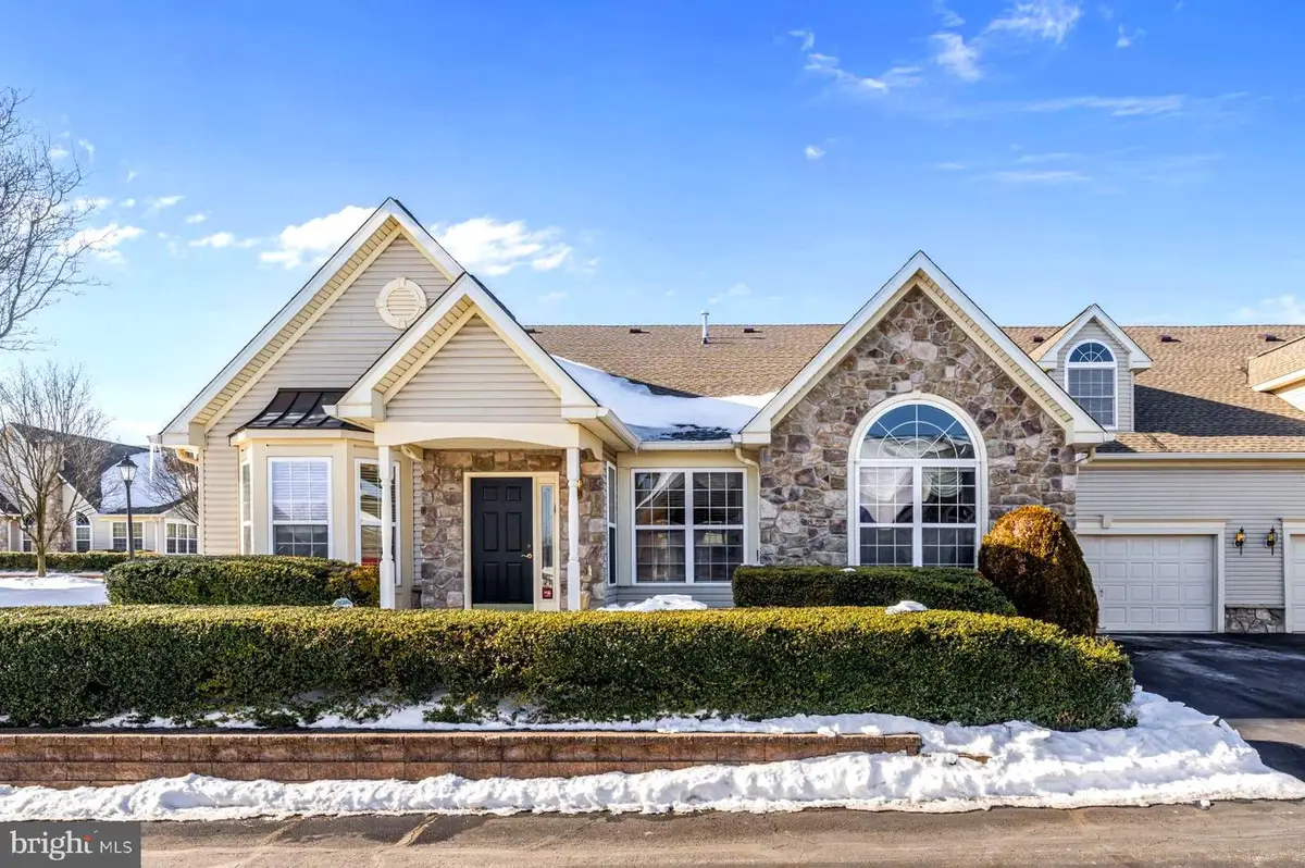 64 Villa Dr, Warminster, PA 18974 - #1